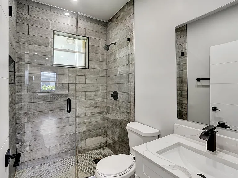 724 SW 9th St — Photo 23