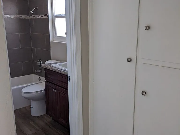 4609 Bancroft — Photo 9