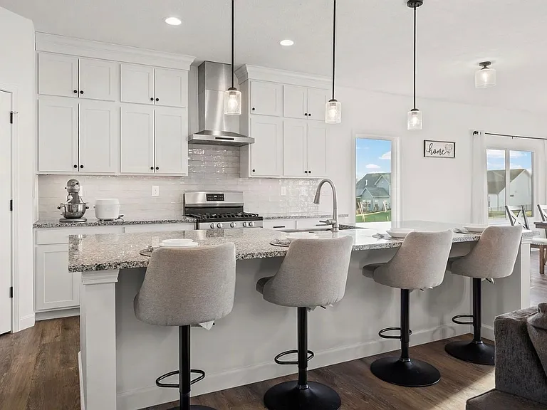 5335 Daffodil Dr — Photo 3