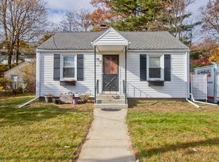 153 Sycamore St, Holyoke, MA 01040