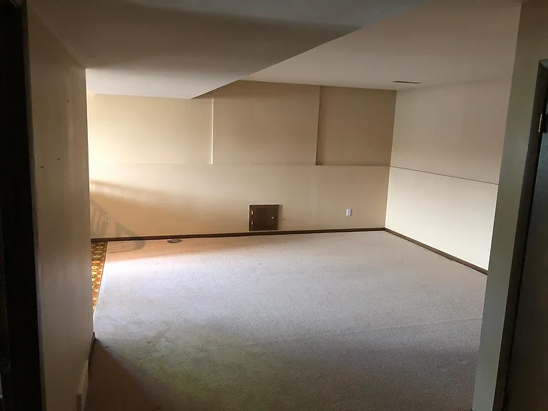 514 Hilltop Dr — Photo 18