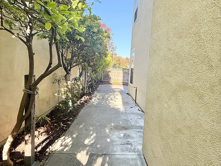 154 Asby Bay — Photo 24
