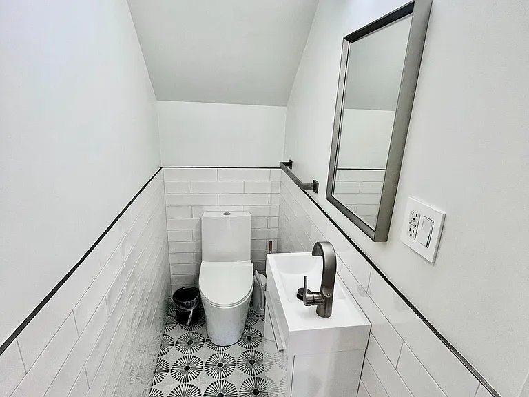315 W Berks St #1 — Photo 6