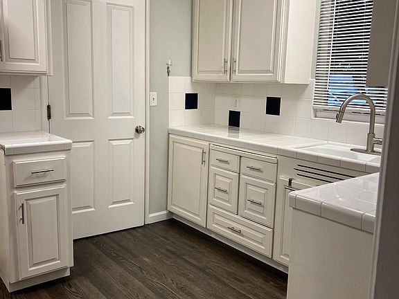 4th image of 699 Roble Ave APT 3