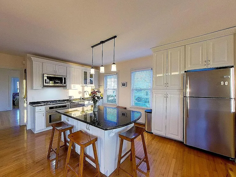 14 Cleeve St #3 — Photo 3