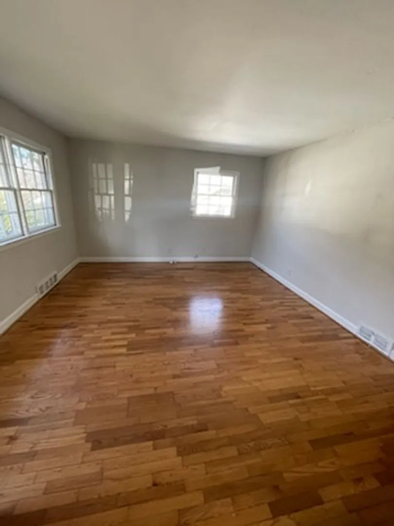 257 S. Sunset Drive — Photo 1