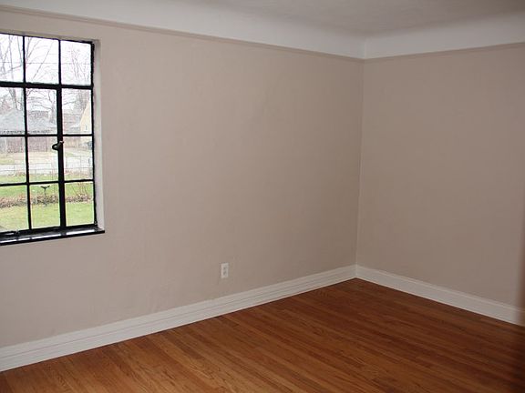 3rd image of 16721 Chandler Park Dr