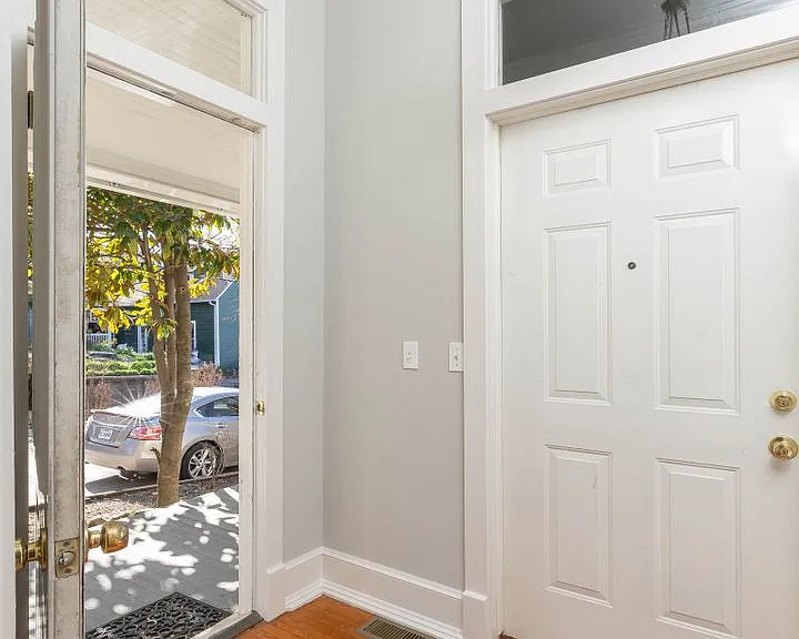 349 N Rollston Ave — Photo 21
