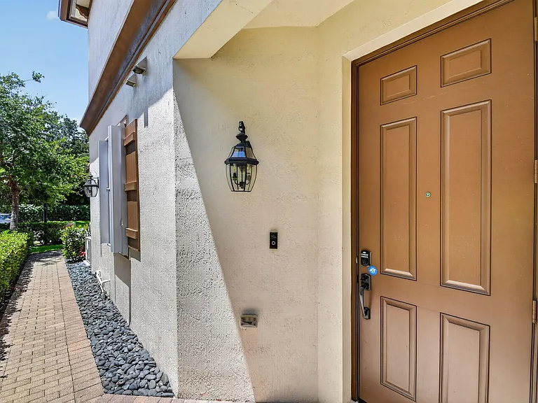 10139 Wellington Parc Dr — Photo 53