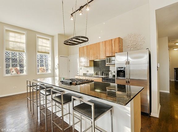 4th image of 1001 N Paulina St #1