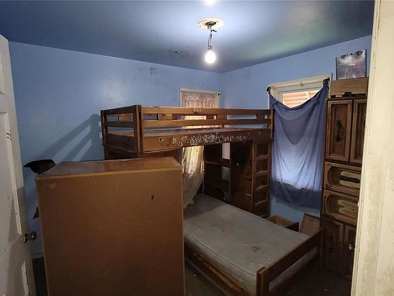 5th image of 10101 Cabot Dr