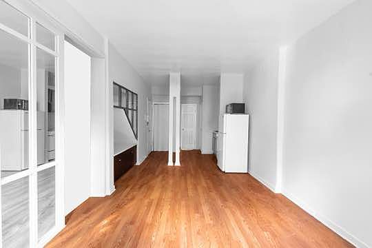 2nd image of 404 W 40th St APT 3