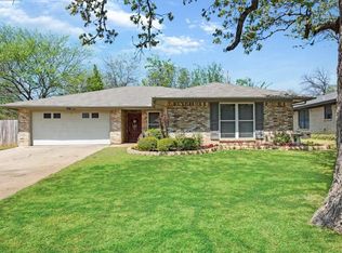 2215 Bainwood Trl, Arlington, TX 76015