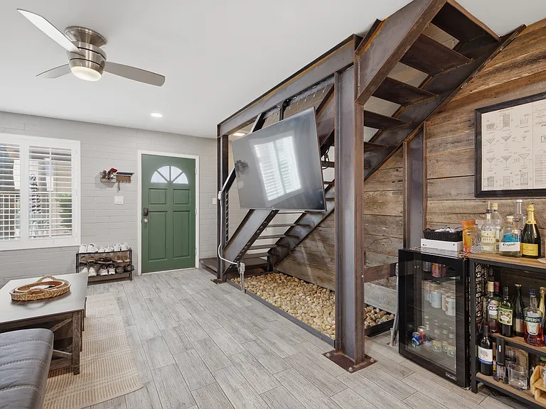 4846 N Woodmere Fairway #8 — Photo 5