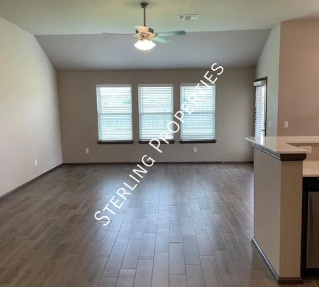 421 Compass Dr — Photo 24