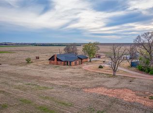 21462 E 1010th Rd, Foss, OK 73647