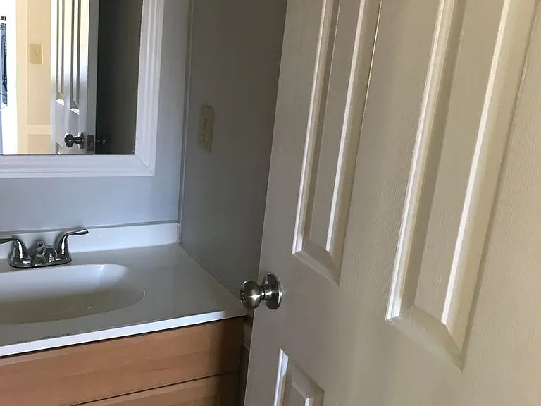 5027 Bullock Ct — Photo 4