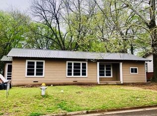 220 Parkins St, Sulphur Springs, TX 75482