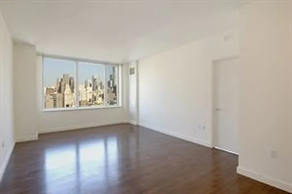 Rented by R New York | media 29