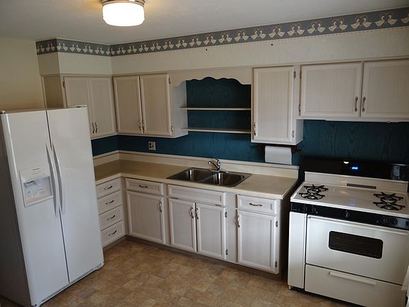 2nd image of 663 Dannie Dr