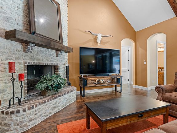 2nd image of 119 Rasha Dr