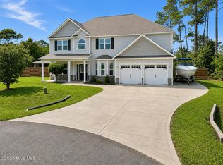 208 Misty Cove Ct, Sneads Ferry, NC 28460