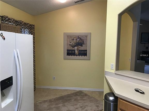 5th image of 620 Lady Diana Dr
