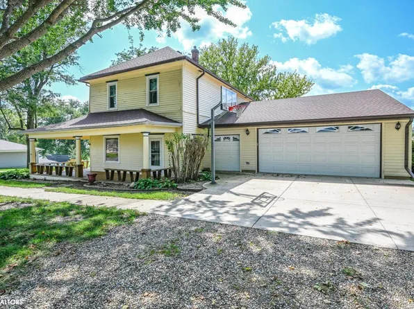 400 Country St, Walnut, IA 51577