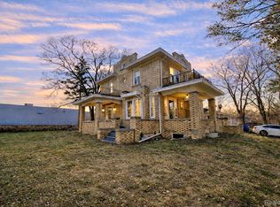 21855 Schoenherr Rd, Warren, MI 48089