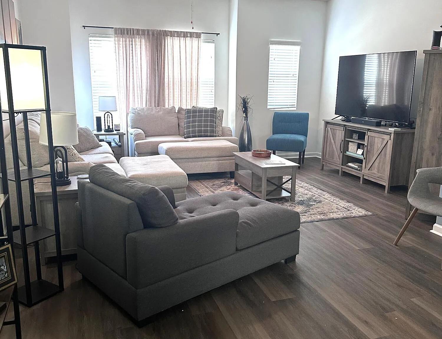 3 bed, 3.5 bath, 1901 sqft, $2,900 — Photo 4