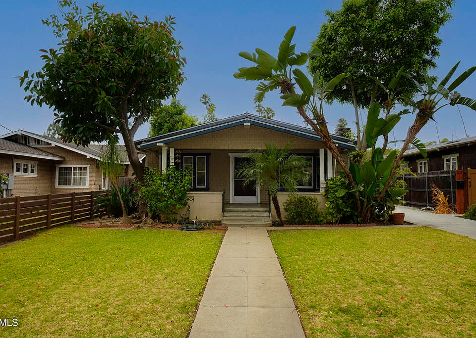 45 N Meridith Ave