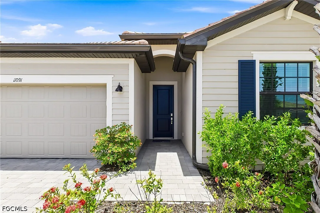 4 bed, 3.0 bath, 2032 sqft, $3,000 — Photo 2