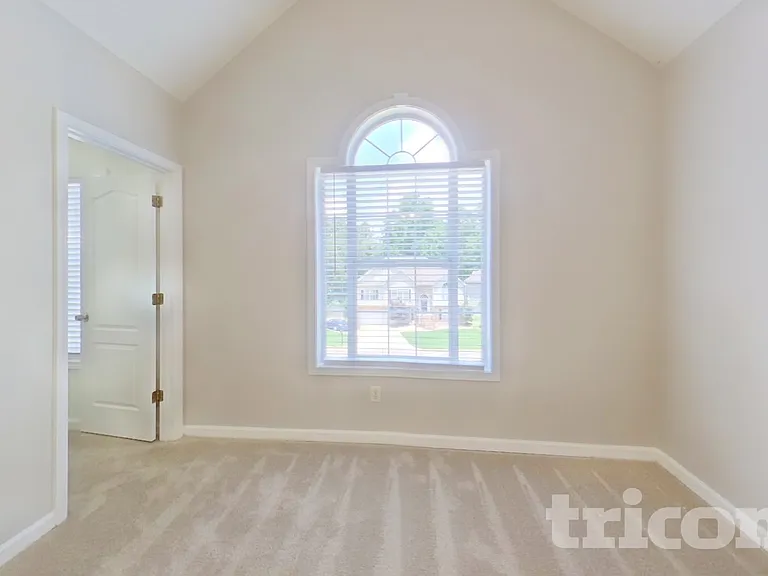12264 Crestwood Ct — Photo 7
