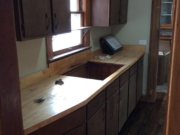 2nd image of 5512 Forest Ave
