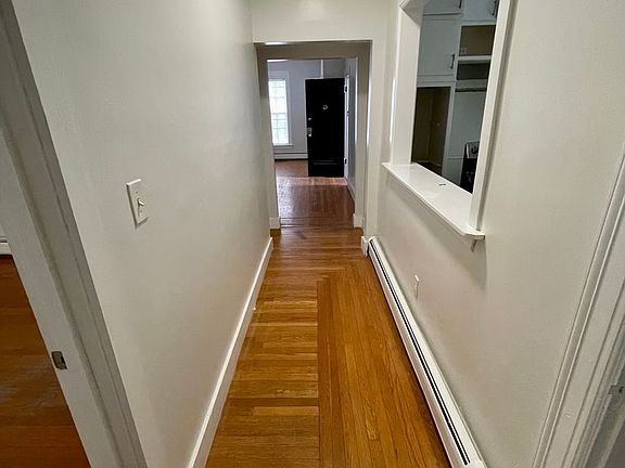 5th image of 256 Bradley St APT 2