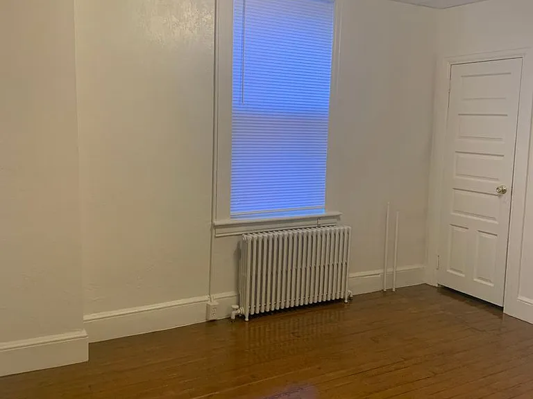 625 E Market St #2 — Photo 5