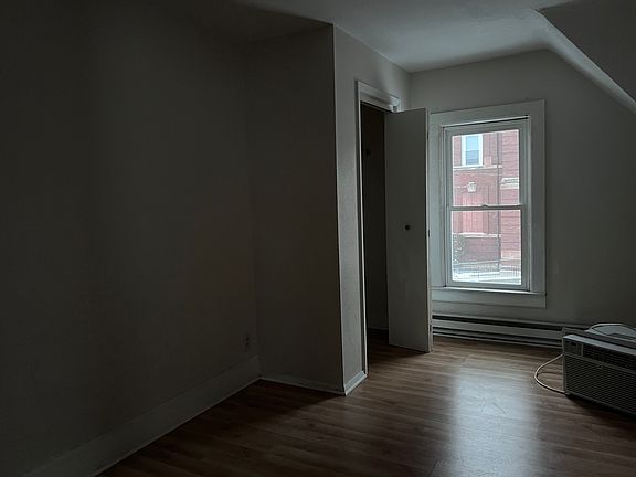 4th image of 518 S Olive St #1