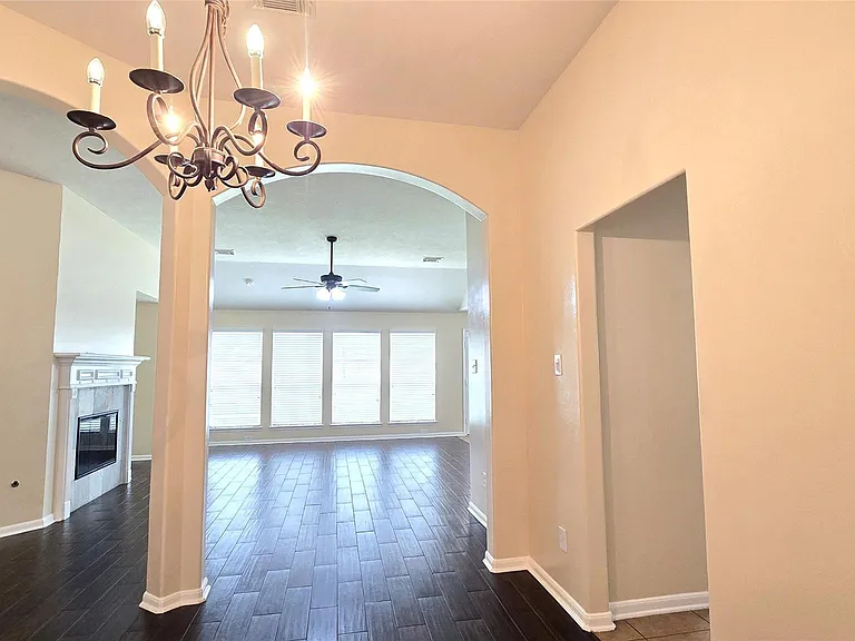2014 Pinecreek Pass Ln — Photo 6