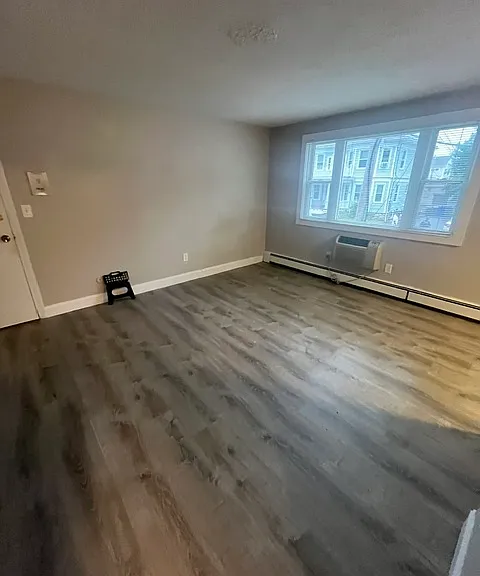 121 Ash St #8 — Photo 6
