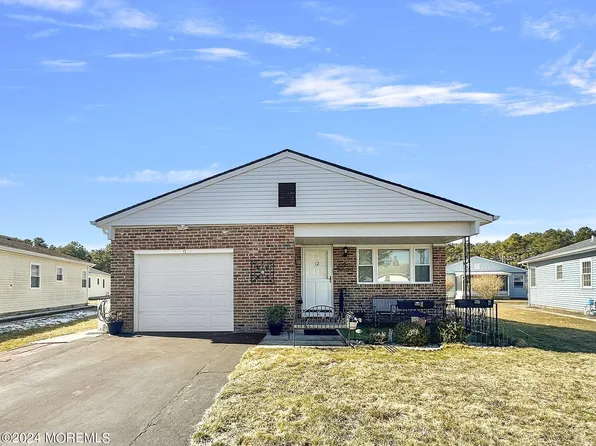 12 Merrilee Lane, Toms River, NJ 08757