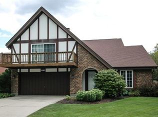 1081 Butler Dr, Crystal Lake, IL 60014