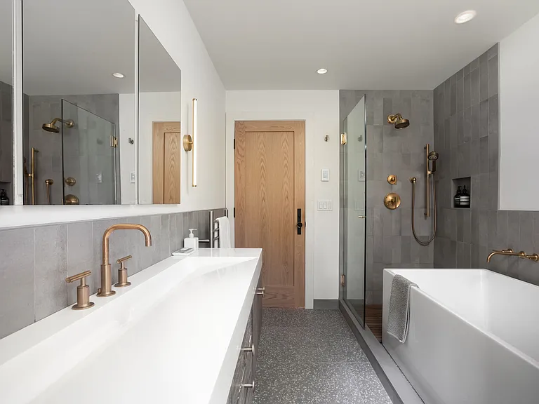37 Canterbury Ln — Photo 12