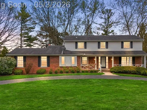 4821 School Bell Ln, Bloomfield Hills, MI 48301