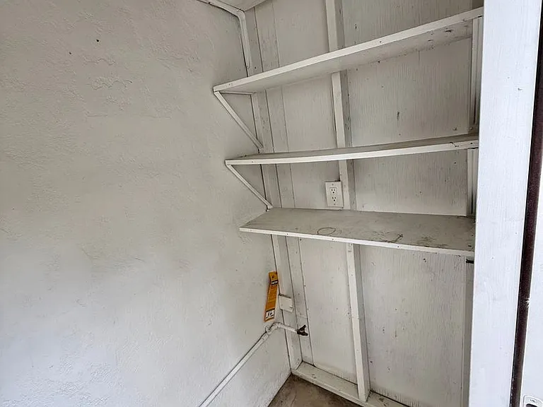 4901 Frink Ave — Photo 27