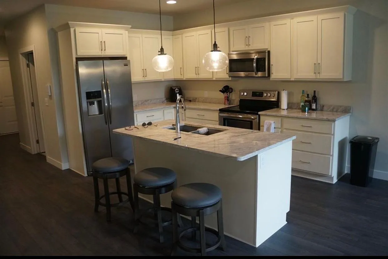 3 bed, 1500 sqft, $1,800 — Photo 1
