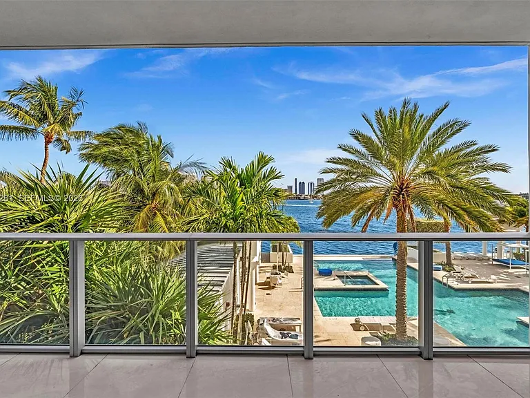 17301 Biscayne Blvd #210 — Photo 25