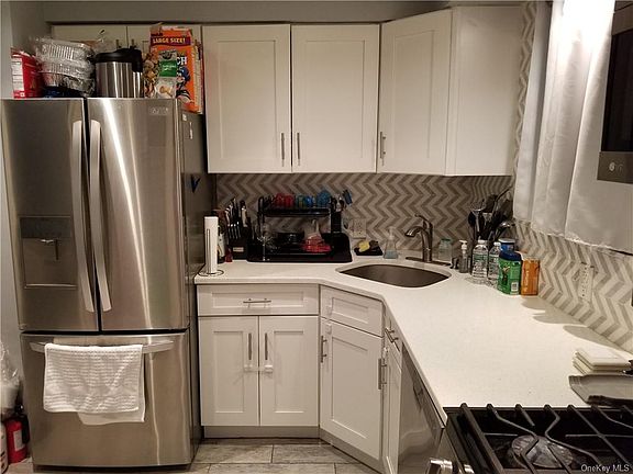 5th image of 419 Country Club Ln