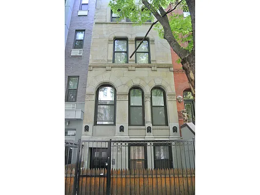 Rented by Douglas Elliman | media 26
