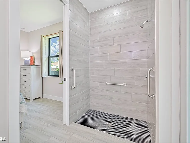 1137 SW 29th Ter — Photo 28