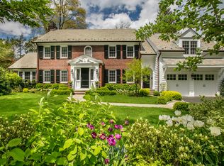 7 Harcourt Rd, Scarsdale, NY 10583